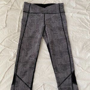 Lululemon Crop Leggings Black and White Pattern